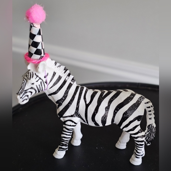 Birthday Jungle Safari Animals w/ Birthday Hats - Picture 3 of 5